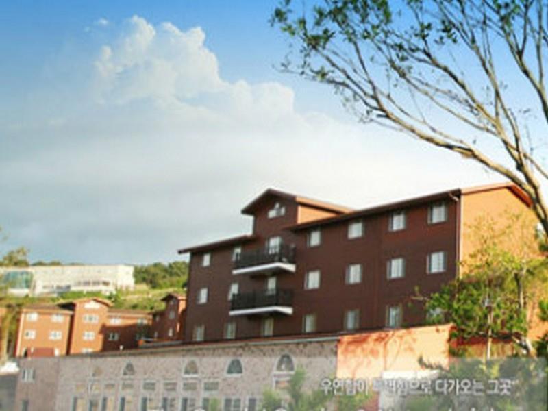 Arbon Youth Hostel & Resort Jeju Esterno foto