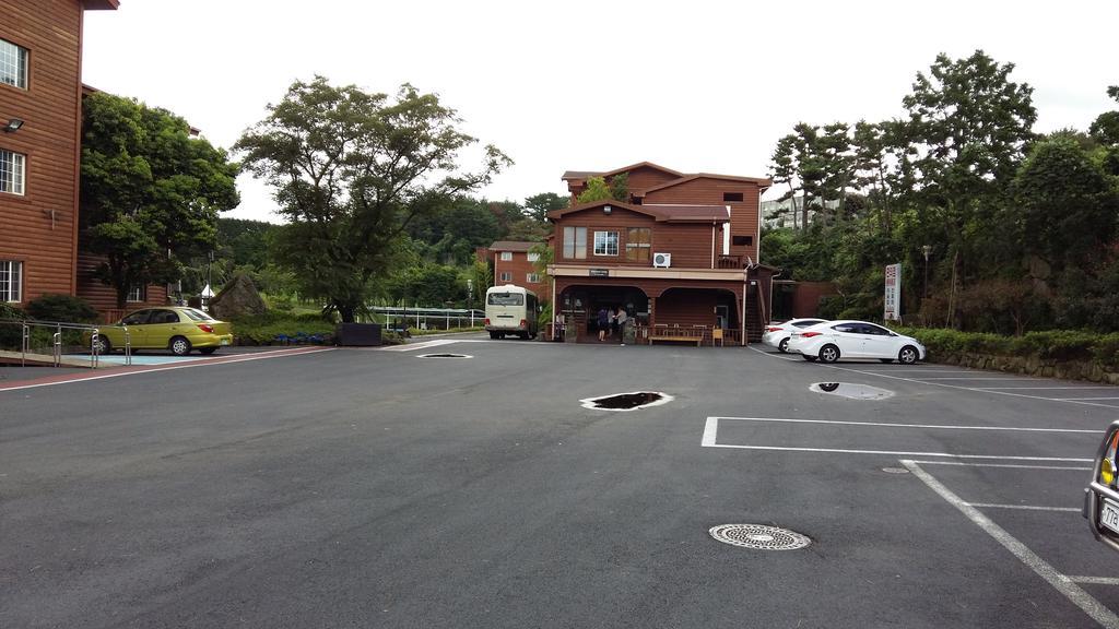 Arbon Youth Hostel & Resort Jeju Esterno foto