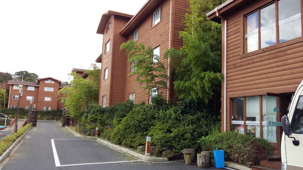 Arbon Youth Hostel & Resort Jeju Esterno foto