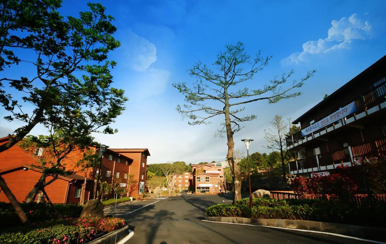 Arbon Youth Hostel & Resort Jeju Esterno foto