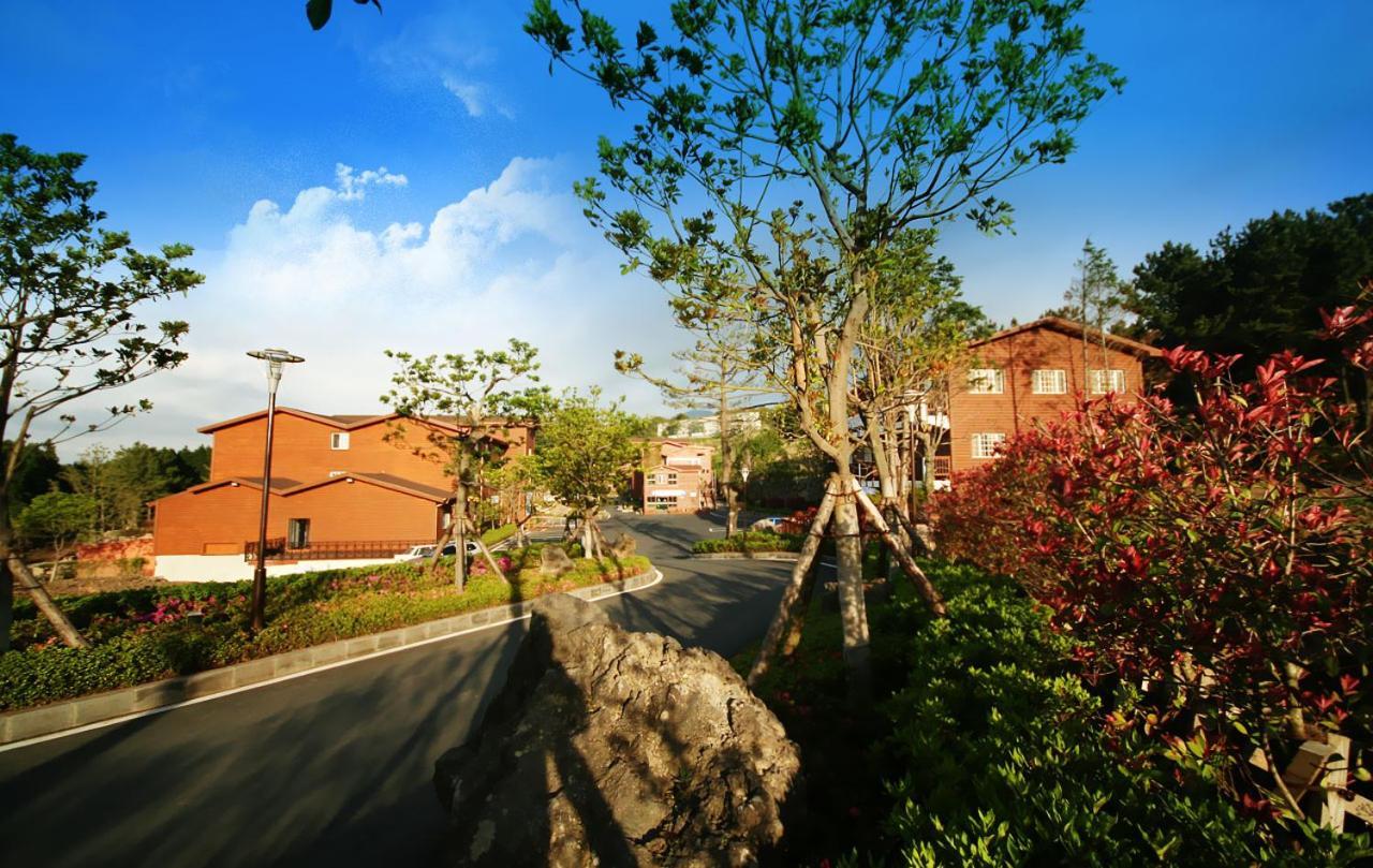 Arbon Youth Hostel & Resort Jeju Esterno foto